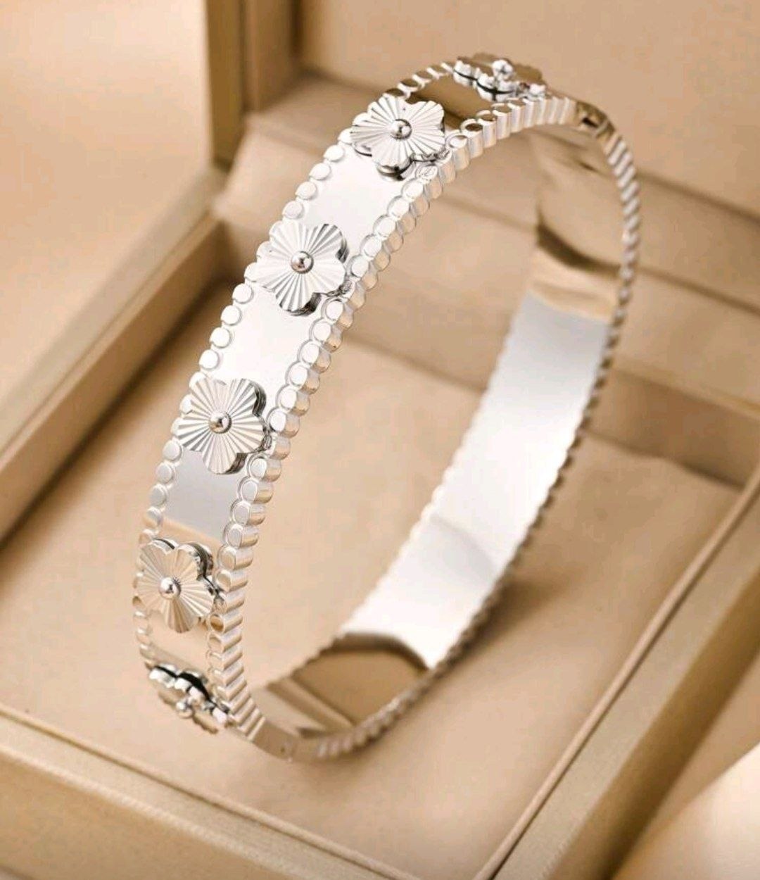 Velvet Glow Bracelet set